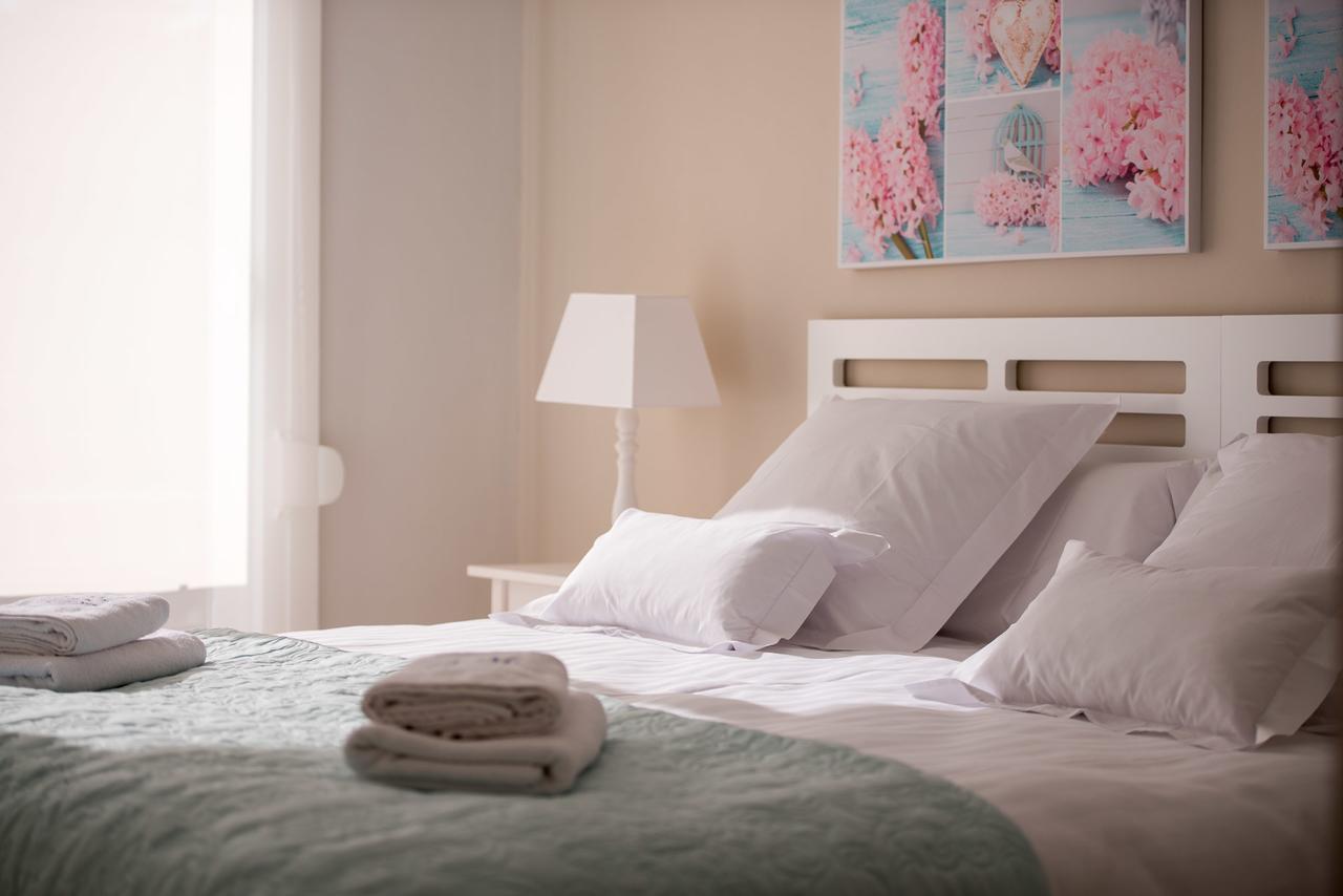 Apartamentos Marta Playa Alicante Eksteriør bilde